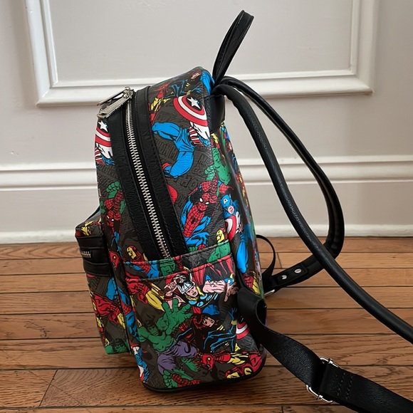 Marvel Loungefly medium sized backpack - Picture 4 of 6